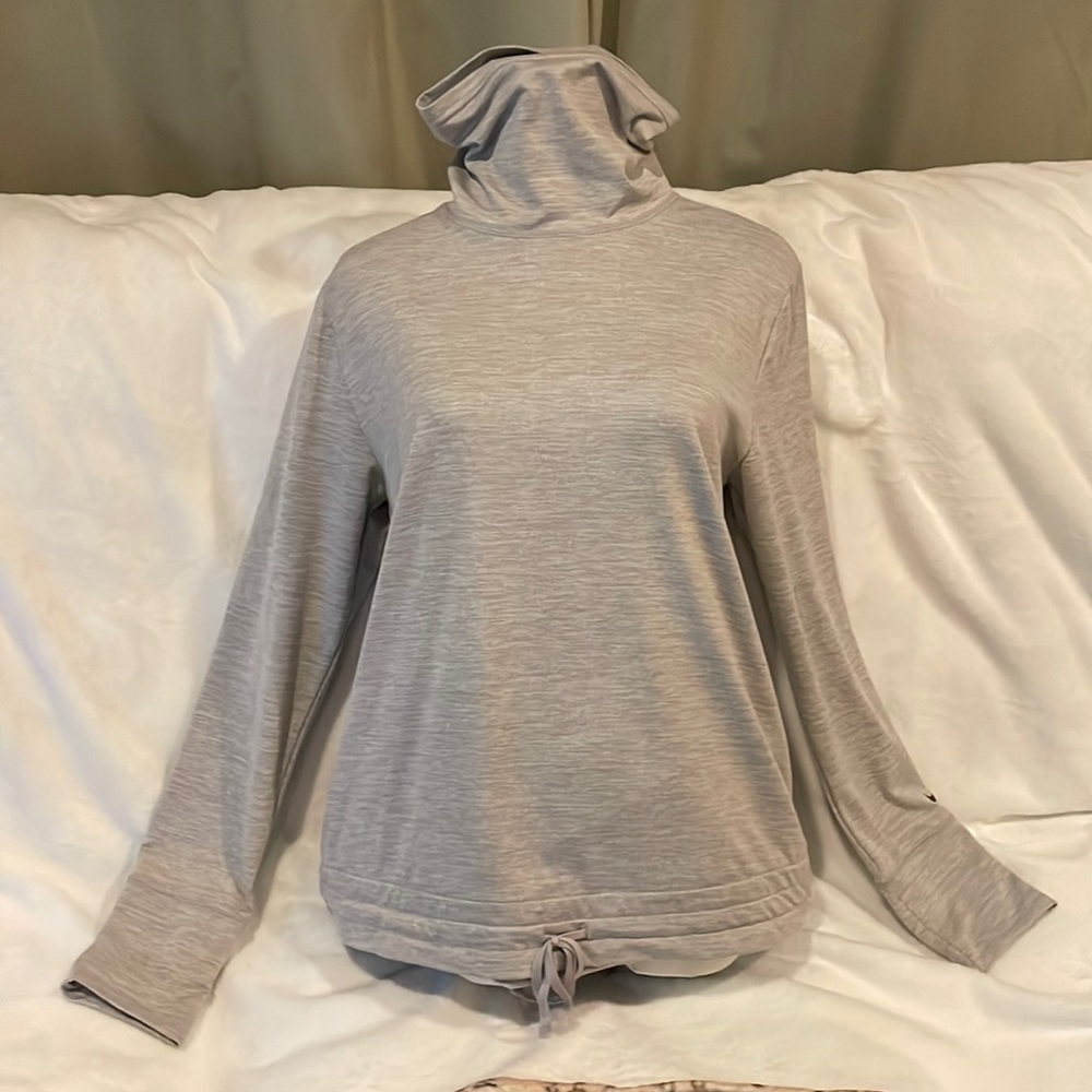 Nike Dri-fit activewear turtleneck pull over sweat shirt M